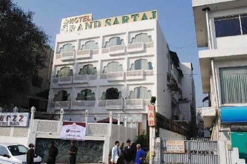 Hotel Grand Sartaj New Delhi Buitenkant foto