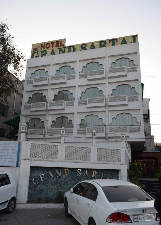 Hotel Grand Sartaj New Delhi Buitenkant foto